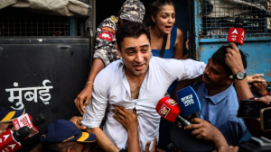 সিইসি বিরোধী আন্দোলন করায় ইমরানকে ভারত ছাড়ার নির্দেশ