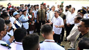 ডেঙ্গু পরিস্থিতি দেখতে হাসপাতাল ও শিক্ষাপ্রতিষ্ঠান পরিদর্শনে প্রধানমন্ত্রী