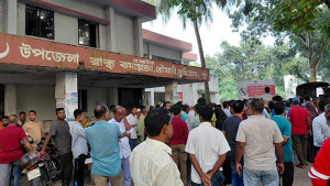 কুড়িগ্রামে ট্রাক-অটোরিকশা মুখোমুখি সংঘর্ষে মা, ছেলে-মেয়েসহ নিহত ৫