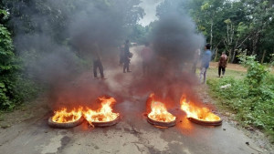 নিরাপত্তা ও জানমাল রক্ষার দাবিতে সাজেকে অনির্দিষ্টকালের সড়ক অবরোধ