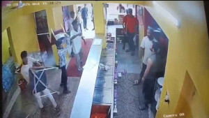 ভাইয়ের ফোন ধরিস না কেন—বলেই রেস্টুরেন্ট ভাঙচুর