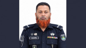 ফেনীতে চেকপোস্টে ট্রাকের ধাক্কায় প্রাণ গেল এসআরবি কর্মকর্তার