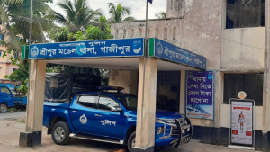 অন্তঃসত্ত্বা স্ত্রীকে হত্যার পর ৯৯৯-এ ফোন, আটক স্বামী