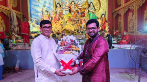 সোনারগাঁয়ে দুর্গাপূজামণ্ডপ পরিদর্শনে ভারতীয় উপ-হাইকমিশনার