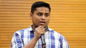 সরকার বিধবা কার্ড দিলে এমপির বউ সবার আগে নেবে: হাসনাত আবদুল্লাহ