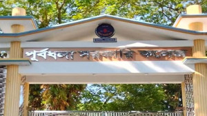 ভারপ্রাপ্ত অধ্যক্ষের পক্ষে বিপক্ষে বিক্ষোভ, আগুন