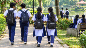 আটক স্কুল-কলেজের ৩৫ শিক্ষার্থী, অভিভাবকের জিম্মায় মুক্তি