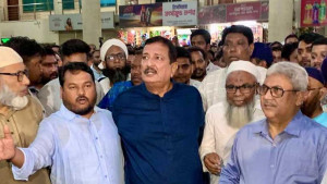 রাজশাহী রেলস্টেশনে হামলাকারীরা রাষ্ট্রের শত্রু: ভূমিমন্ত্রী