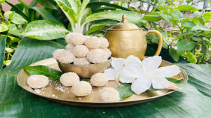 ঘরেই নারকেলের নাড়ু বানাবেন যেভাবে 
