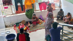 সংকট পিছু ছাড়ছে না, সেবাবঞ্চিত রোগী