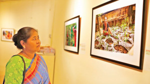 আলোকচিত্রে পাহাড়ের মানুষের জীবনকথা