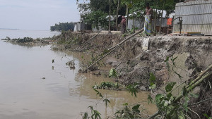সাত দিনে ভিটেমাটি হারিয়ে  নিঃস্ব ২৫ পরিবার