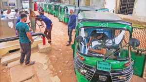 দিনভর গ্যাসের চাপ কম, ভোগান্তিতে রাজধানীবাসী