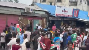 অস্ত্র হাতে সংঘর্ষে জড়াল নেতাকর্মীরা