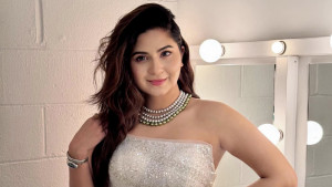 অভিনয় জগতে সফর, নিজের মতো করে এগিয়ে যাওয়ার প্রয়াস