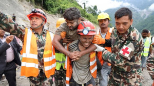 অন্ধকার সুড়ঙ্গে ৯ দিন, শুধু পাথরের চুইয়ে পড়া পানি খেয়ে বেঁচে ছিলেন সঞ্জয়