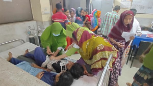 স্কুল ফিডিংয়ের রুটি-ডিম খেয়ে ১২ শিক্ষার্থী হাসপাতালে, তদন্তে কমিটি