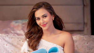 স্টেপ ফুটওয়্যারের নতুন বিজ্ঞাপনচিত্রে নুসরাত ফারিয়া
