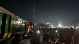 সান্তাহারে কুড়িগ্রাম এক্সপ্রেস লাইনচ্যুত, ট্রেন চলাচল বন্ধ