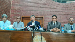 ডিসেম্বরের মধ্যে সংবিধান সংশোধনের চূড়ান্ত রিপোর্ট সংসদে উত্থাপন: স্বরাষ্ট্রমন্ত্রী