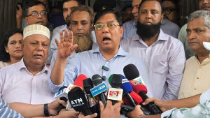 হাসপাতাল পরিদর্শন শেষে বিমানমন্ত্রী বললেন, এমন দৃশ্য জীবনে দেখিনি