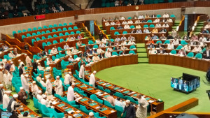 সংসদে বিরোধী দলের ওয়াকআউট