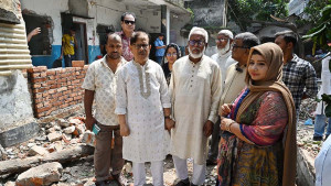রাড্ডায় হামলাকারীদের পেছনে ‘বড় ভাই’ বা ‘বড় আপা’ আছে: মান্না