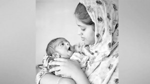 মায়ের মানসিক স্বাস্থ্যের গুরুত্ব বুঝব কবে