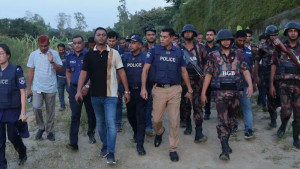 জঙ্গল সলিমপুরে দেড়  ঘণ্টার যৌথ অভিযান ধরা পড়েনি কেউ
