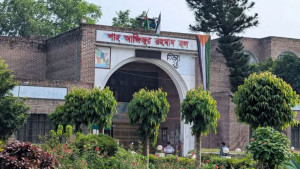 ৩০ ঘণ্টা বিদ্যুৎহীন ইবির তিন হল