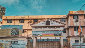এক কলেজে দুই অধ্যক্ষ, শিক্ষার্থীদের বিক্ষোভ