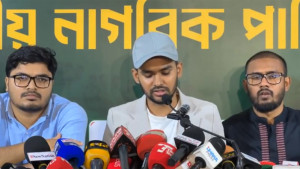 ২৪ ঘণ্টার মধ্যে ক্ষমা না চাইলে দুদকের বিরুদ্ধে মানহানির মামলা: আসিফ মাহমুদ