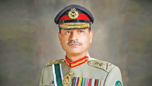 একজনের নিয়ন্ত্রণে ৩ বাহিনী