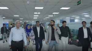 ওয়ালটন হেডকোয়ার্টার্স পরিদর্শন করলেন সমাজকল্যাণমন্ত্রী