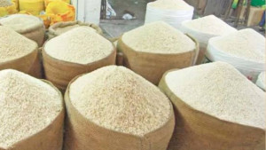অতিরিক্ত চাল কিনছে সরকার, চাষির পর ভোক্তাও ক্ষতিগ্রস্ত
