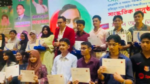 চট্টগ্রামে কৃতী শিক্ষার্থীদের জমকালো সংবর্ধনা