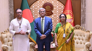 রাষ্ট্রপতির সঙ্গে সাইফুল হকের সৌজন্য সাক্ষাৎ 