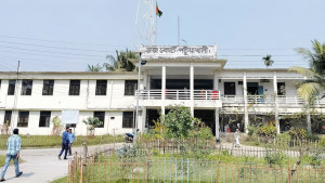 আদালতে সাক্ষী দিতে এসে মারধরের শিকার বাদী, বাবা-ছেলেকে পুলিশে সোপর্দ