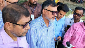 মিরপুরে স্বাস্থ্যসেবা কেন্দ্রে হামলায় জড়িতদের গ্রেপ্তারের চেষ্টা চলছে: ডিএনসিসি প্রশাসক