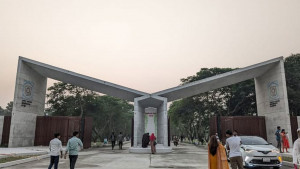 অসুস্থতায় মিডটার্মে অনুপস্থিত হলে গুনতে হবে জরিমানা, ক্ষুব্ধ শিক্ষার্থীরা