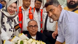 সাড়ে ৫ মাস পর দেশে ফিরলেন মির্জা আব্বাস