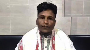 পেট্রল ঢেলে যুবকের শরীরে আগুন, জলাশয়ে লাফিয়েও বাঁচলেন না