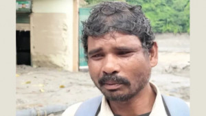 ২ হাজার রুপি ধার করে ছেলের খোঁজে বাবা, হেঁটেছেন বহুদূর
