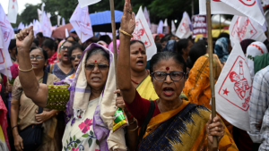 ভারতে বিরোধীরা কেন সিইসির পদত্যাগ চাইছে?