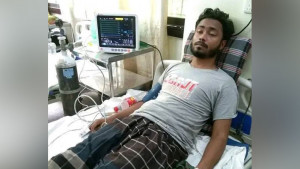 রাবির হলে ঘুমন্ত অবস্থায় শিক্ষার্থীকে সাপের দংশন