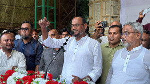 জনগণকে সঙ্গে নিয়ে ষড়যন্ত্রকারীদের দাঁতভাঙা জবাব দেওয়া হবে: প্রতিমন্ত্রী টুকু
