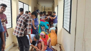 ঠাকুরগাঁওয়ে মিড ডে মিল খেয়ে প্রায় ৩০ শিক্ষার্থী হাসপাতালে ভর্তি