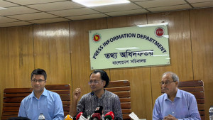 দুই বছরের মধ্যে গ্রাম ও শহরে নিরবচ্ছিন্ন বিদ্যুৎ সরবরাহ নিশ্চিত করবে সরকার: তথ্য উপদেষ্টা