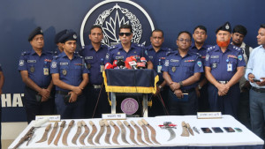 চট্টগ্রামের ডেভিড ইমনের ৭ সহযোগী গ্রেপ্তার