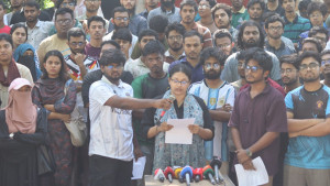 চুয়েটে উপাচার্য পুনর্বহালের আন্দোলন, দাবি আদায় না হওয়া পর্যন্ত চলবে